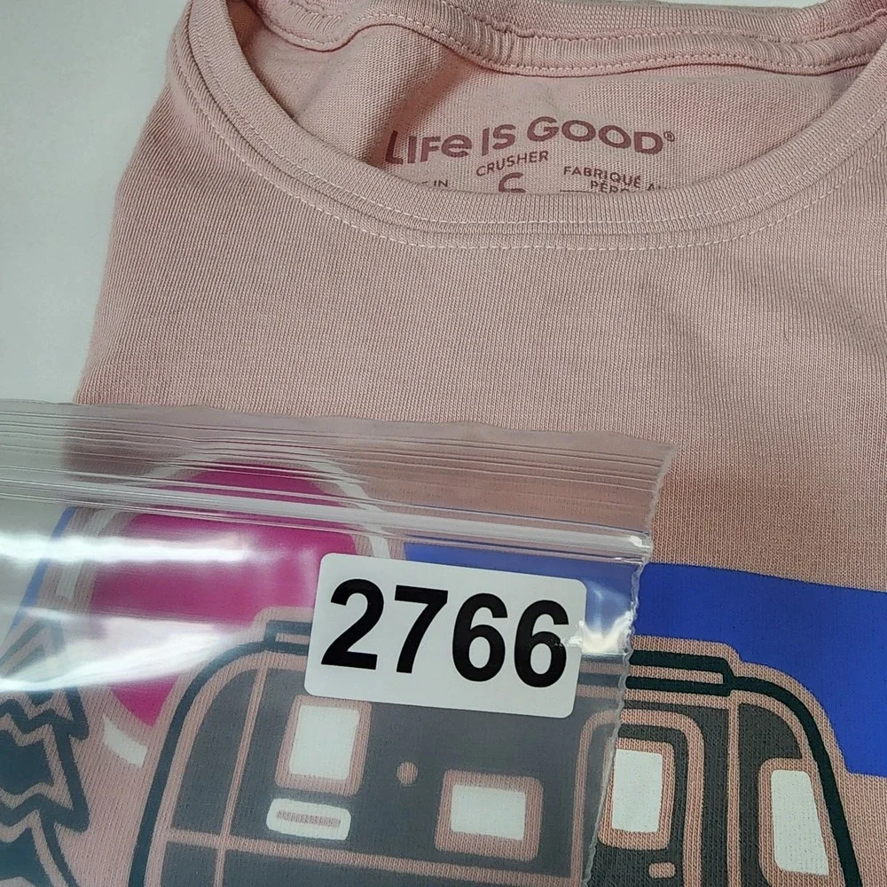 Life Is Good Crusher Top Women's S Pink Short Sleeve V Neck Simplify Tee Camping